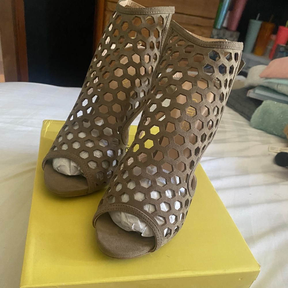 Cathy Jean Heels